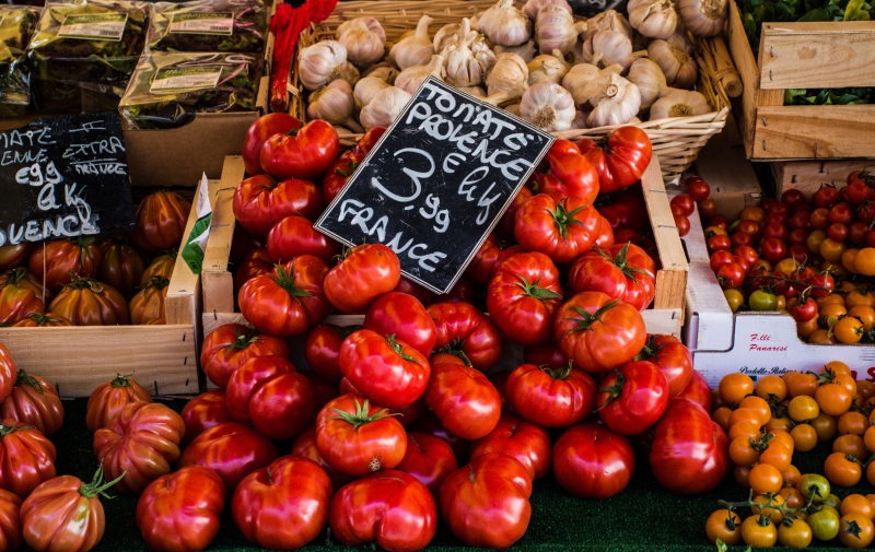 epicerie-GRASSE-min_tomatoes-4050245